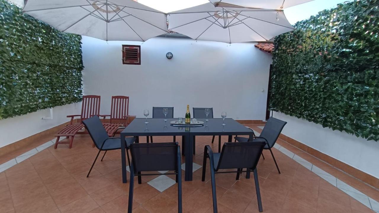 Studio Apartment Jemi Pula Luaran gambar
