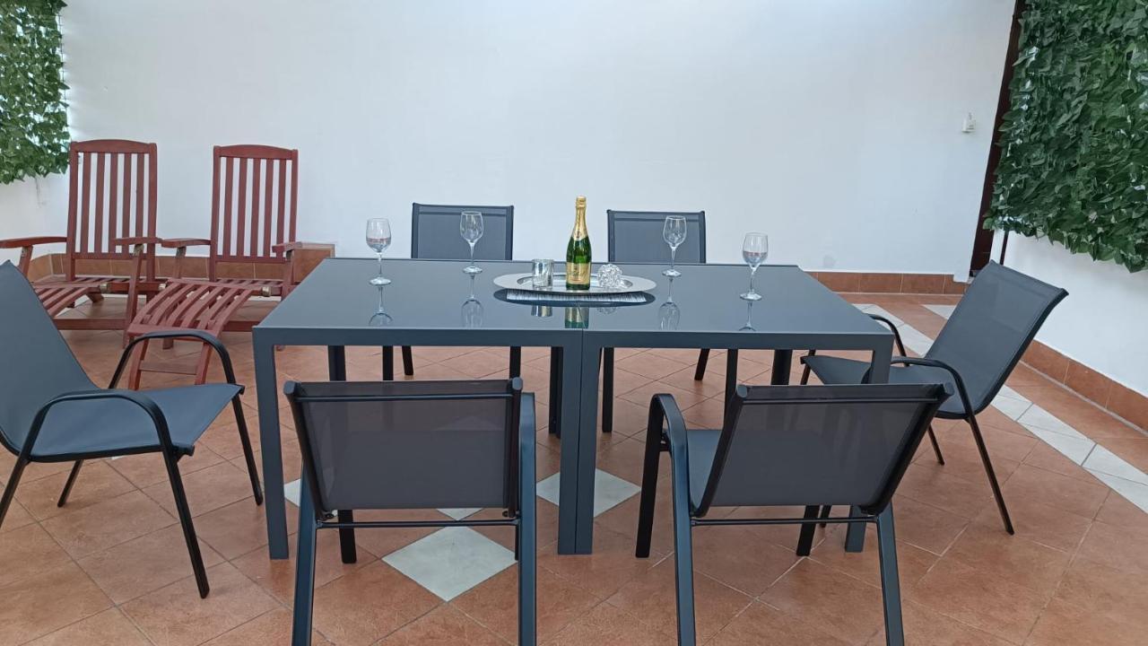 Studio Apartment Jemi Pula Luaran gambar
